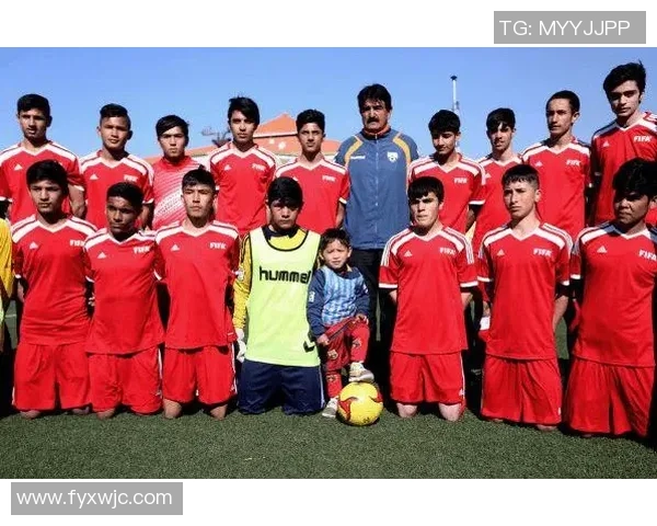 阿富汗足球明星的崛起与挑战：在逆境中追寻梦想的故事